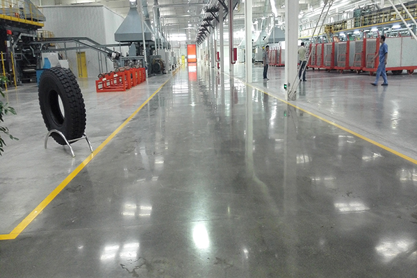 輪胎車間地面材料