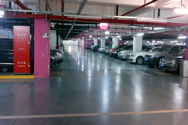 地下停車場地面材料