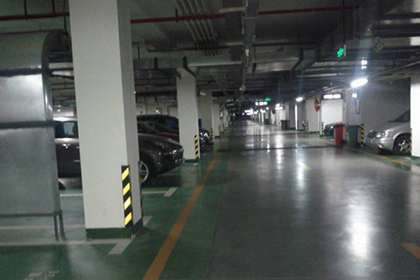 南京鋒尚全球公寓地下停車(chē)場(chǎng)地面——密封固化地坪