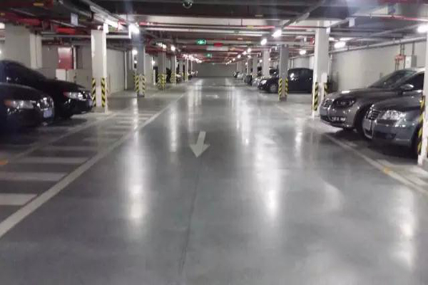 同濟(jì)設(shè)計(jì)院停車(chē)場(chǎng)地面—迪樂(lè)堡密封固化地坪