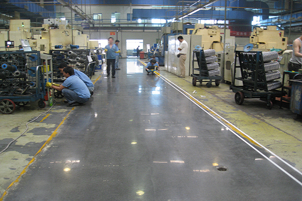 陜西法士特致密鋼化地坪翻新